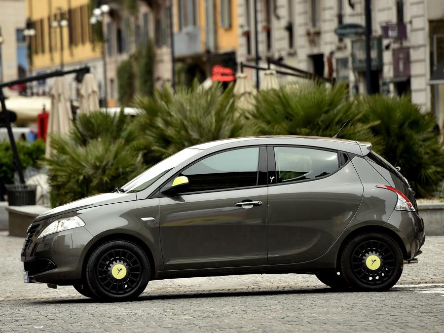  Lancia Ypsilon Elefantino 2014 года  (фото 12 из 14)